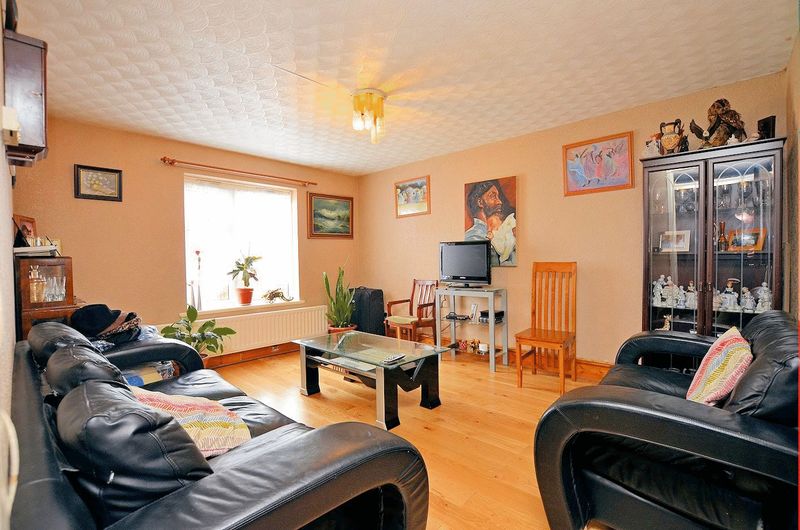 3 bed house to rent in Peel Street  - Property Image 2