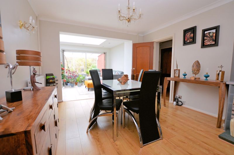 4 bed house for sale in Wolverhampton Road 9