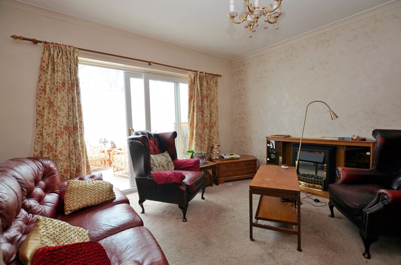 3 bed house for sale in Holly Road  - Property Image 3