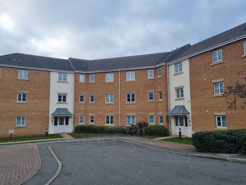 2 bed flat to rent in Charter Place, B68