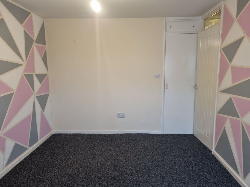 3 bed house to rent in Sommerfield Road 9