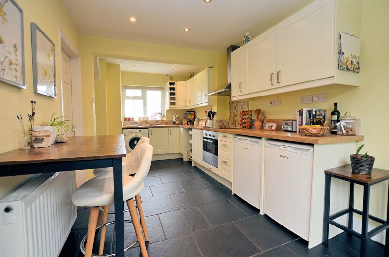 3 bed house for sale in Oakdale Close 14