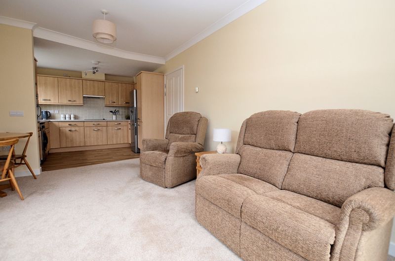 2 bed  for sale in Queensway 4