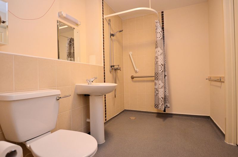 2 bed  for sale in Queensway  - Property Image 7