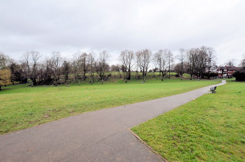 5 bed house for sale in Silverlands Avenue, West Midlands, B68 (ref 11367760) Humberstones Homes