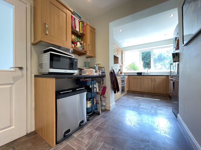 4 bed house to rent in Holly Road  - Property Image 19