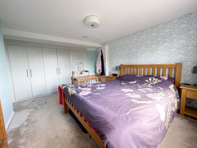 4 bed house to rent in Holly Road  - Property Image 10