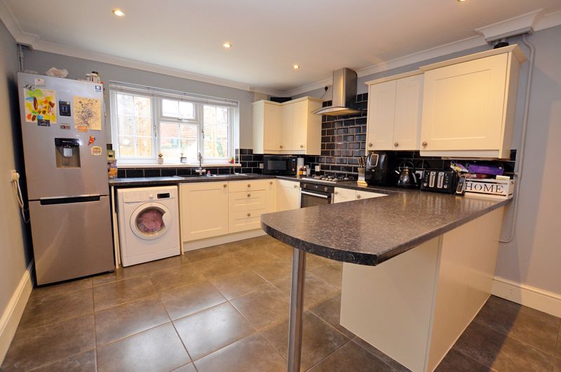 3 bed house for sale in St. James's Road 3