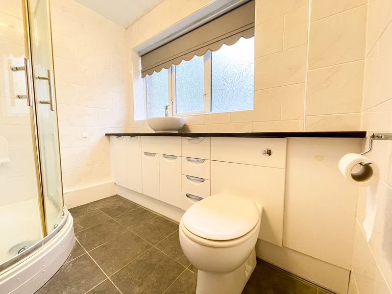 2 bed flat for sale in Hagley Road West  - Property Image 6