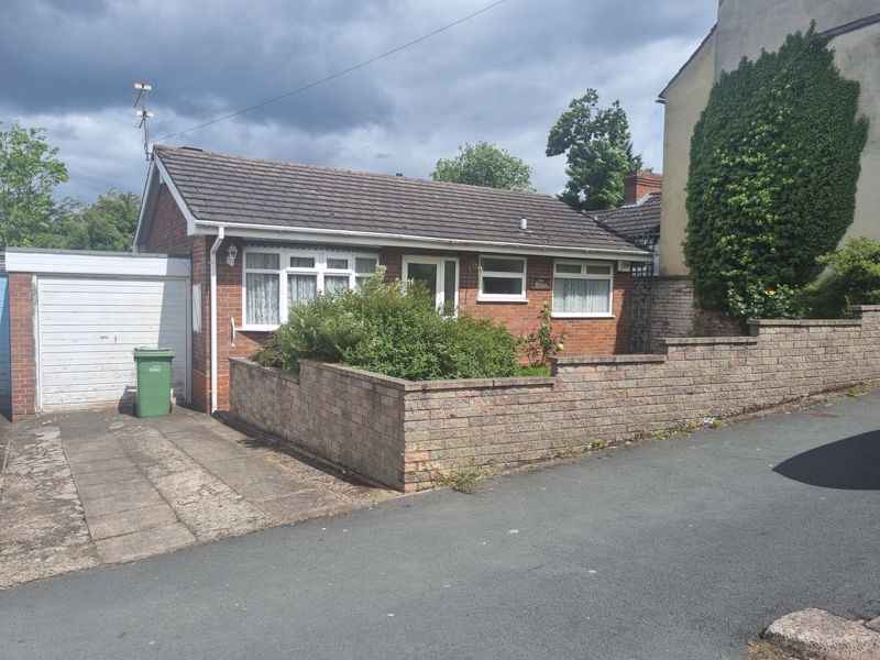2 bed bungalow to rent in Crabbe Street, DY9