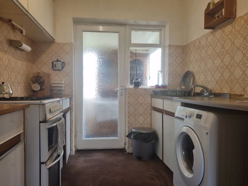 2 bed bungalow to rent in Crabbe Street 3