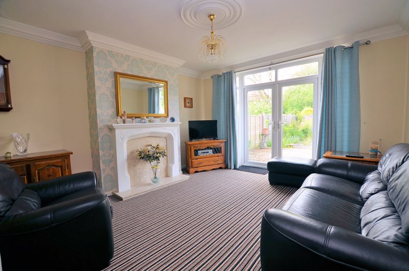 2 bed flat for sale in Ventnor Close 2