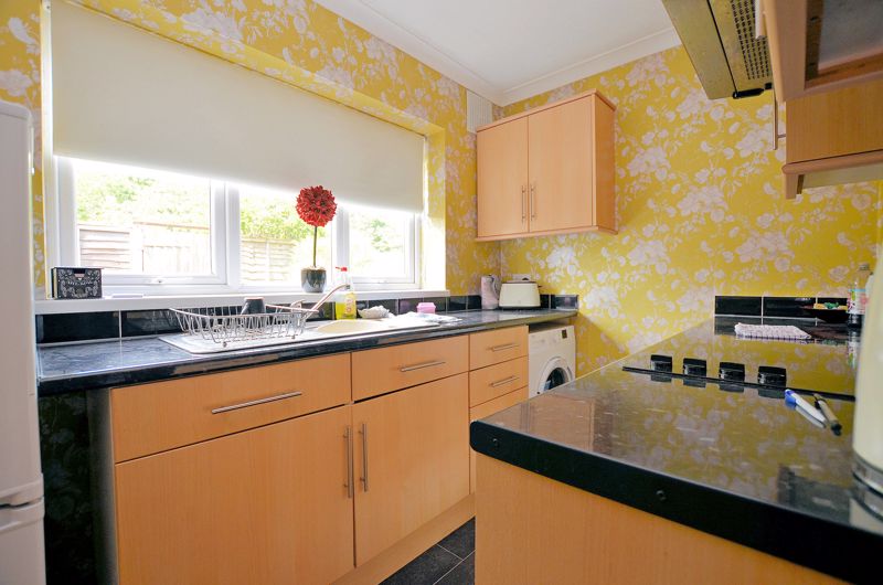 2 bed flat for sale in Ventnor Close 12