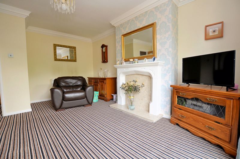 2 bed flat for sale in Ventnor Close 3