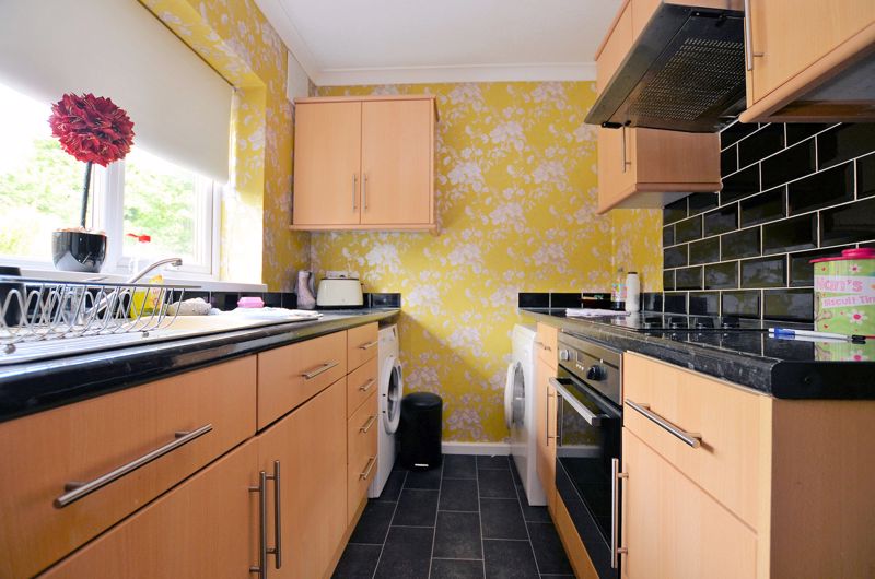2 bed flat for sale in Ventnor Close 4