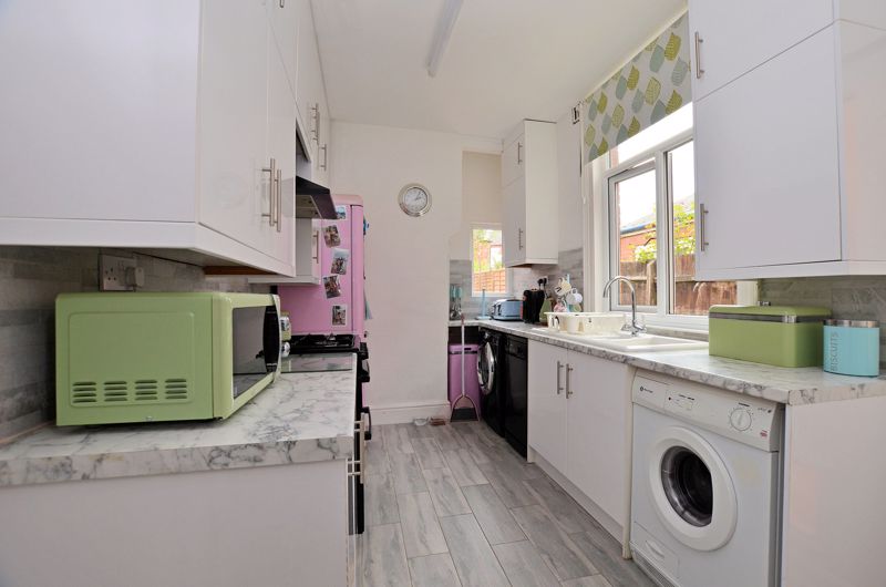 2 bed house for sale in Bishopton Road 4
