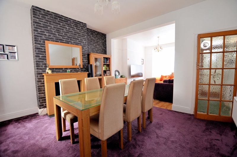 2 bed house for sale in Bishopton Road 10