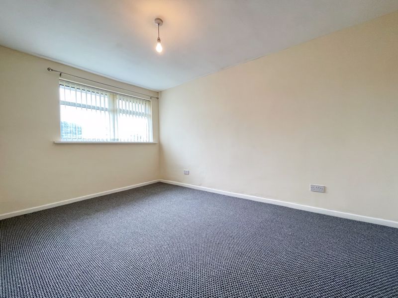 3 bed house to rent in Cedar Close 9