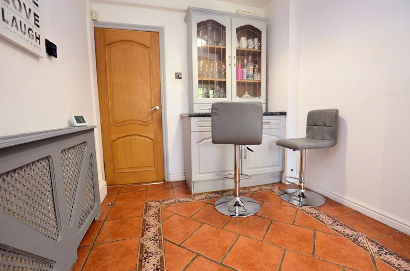 4 bed house for sale in Oak Road  - Property Image 14