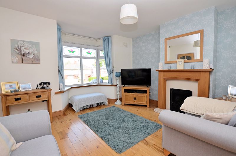 3 bed house for sale in Warley Road 2