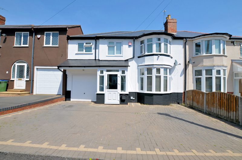 5 bed house for sale in Edward Road - Property Image 1