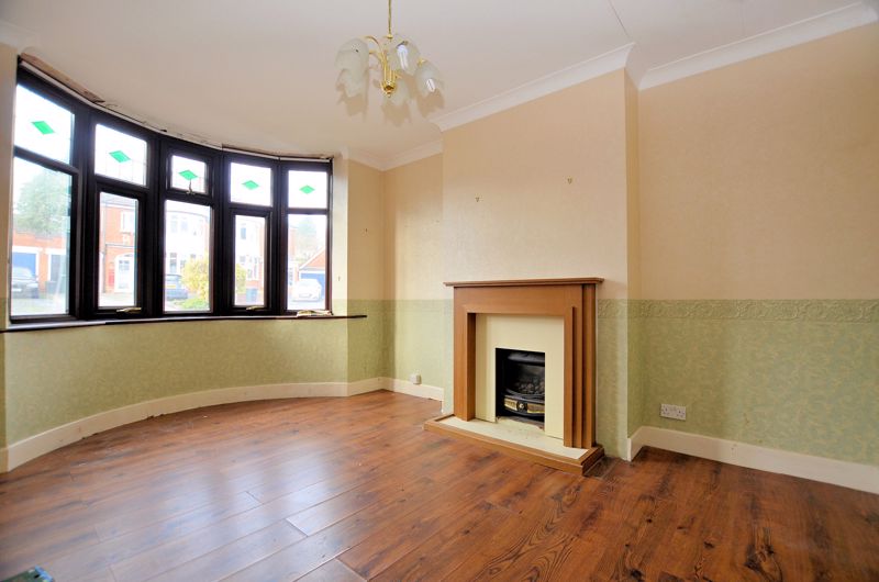 3 bed house for sale in Woodgreen Croft 3