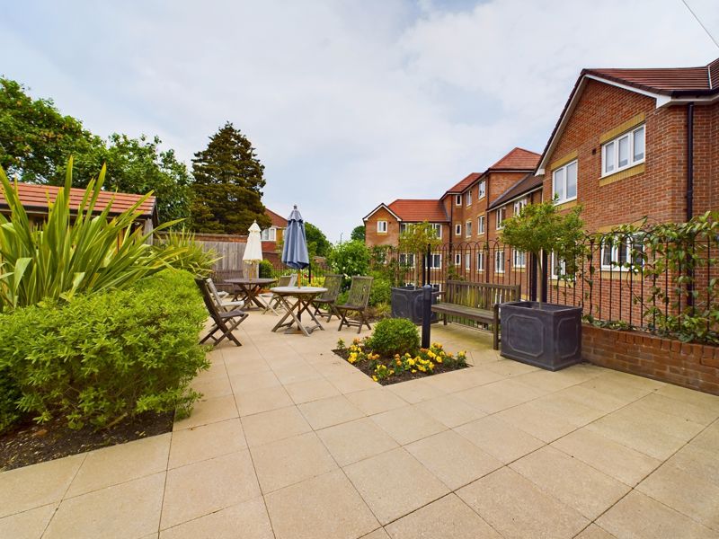 1 bed  for sale in Quinton Lane 9