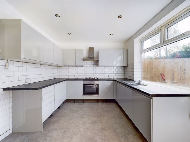 2 bed house for sale in Aston Road 4