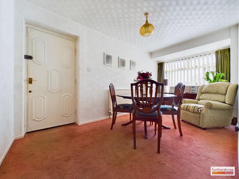 3 bed house for sale in Wood Lane 6