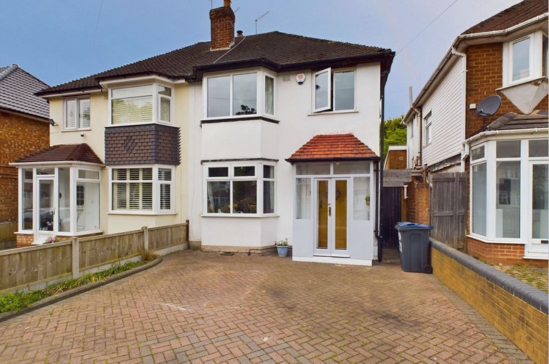 3 bed house for sale in White Road - Property Image 1