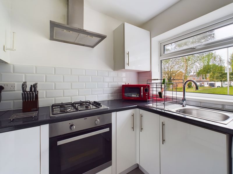 2 bed house for sale in Thornhurst Avenue 7