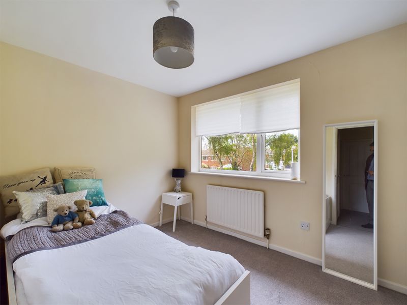 2 bed house for sale in Thornhurst Avenue 9