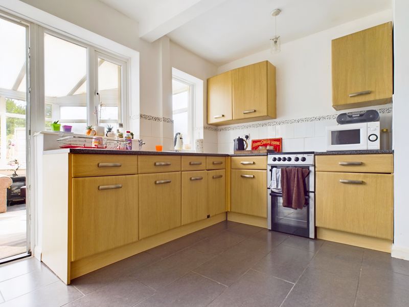2 bed house for sale in Quinton Road West 13