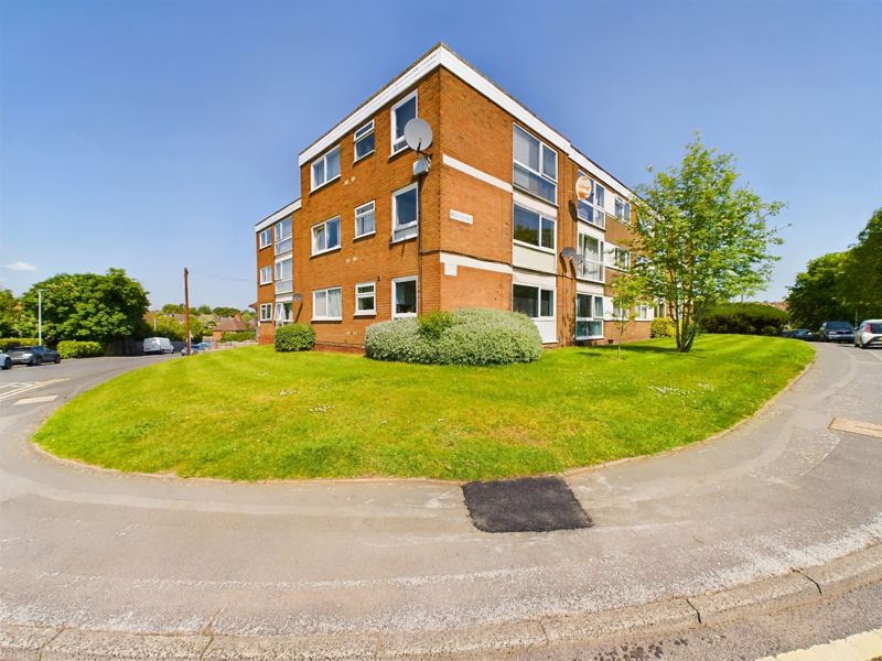 2 bed flat for sale in Perry Hill Road 1
