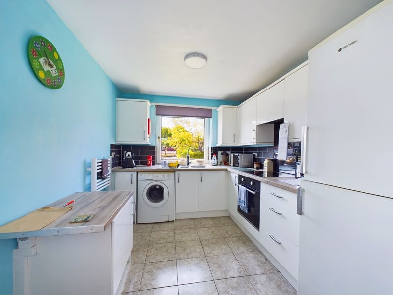 2 bed flat for sale in Perry Hill Road 4