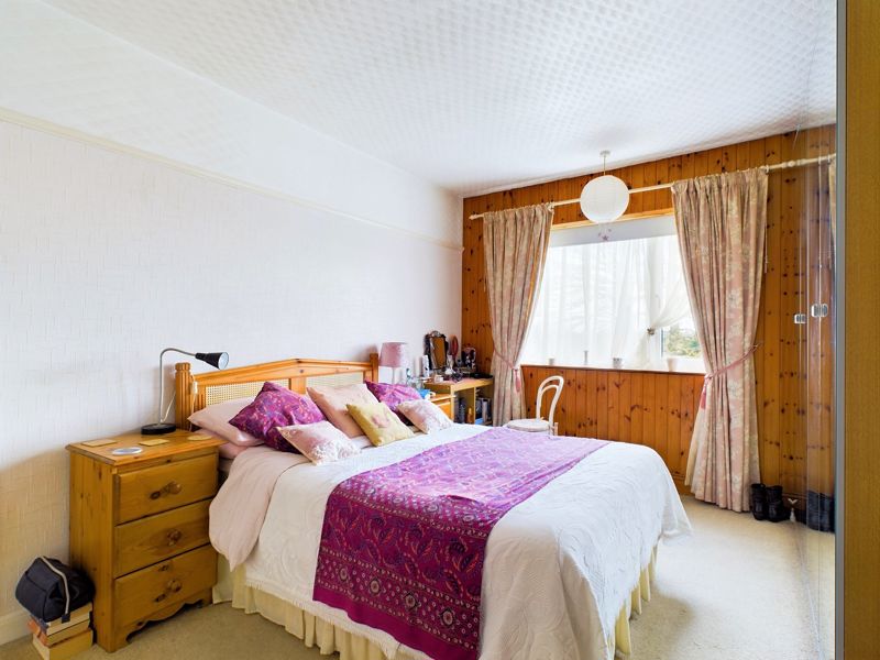 3 bed house for sale in Forest Road  - Property Image 11