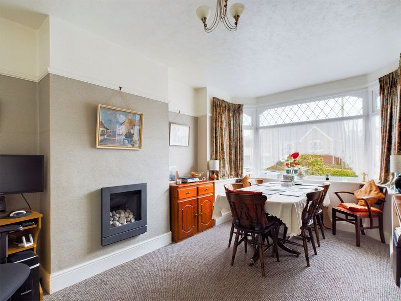 3 bed house for sale in Forest Road 6