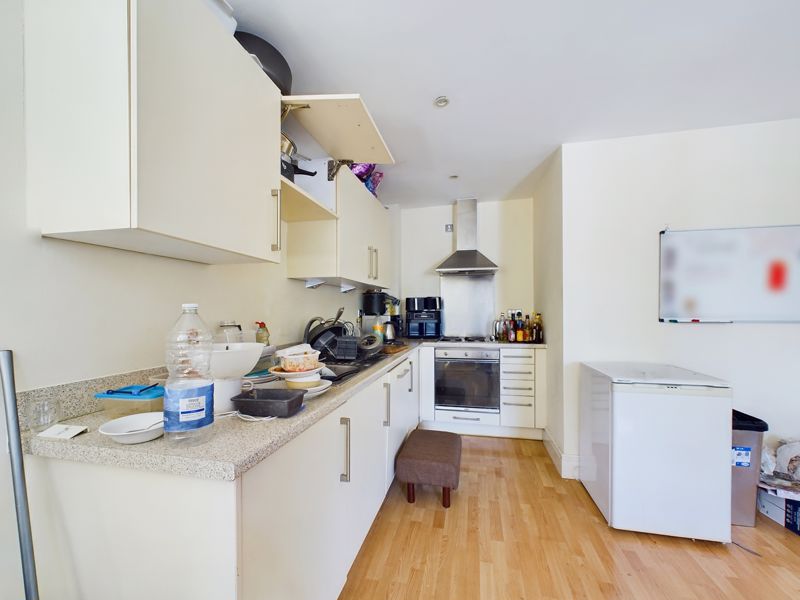 1 bed flat for sale in 26 Manor Road 12