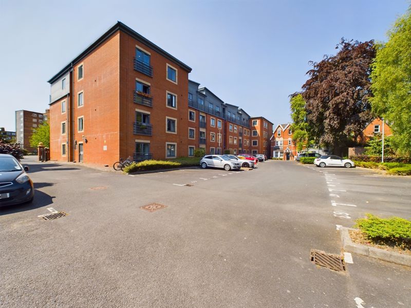 1 bed flat for sale in 26 Manor Road 14