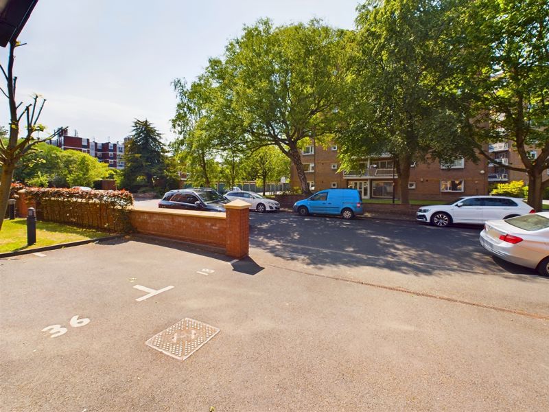 1 bed flat for sale in 26 Manor Road 16
