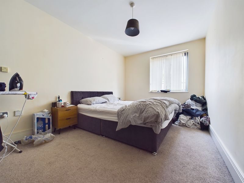 1 bed flat for sale in 26 Manor Road 5