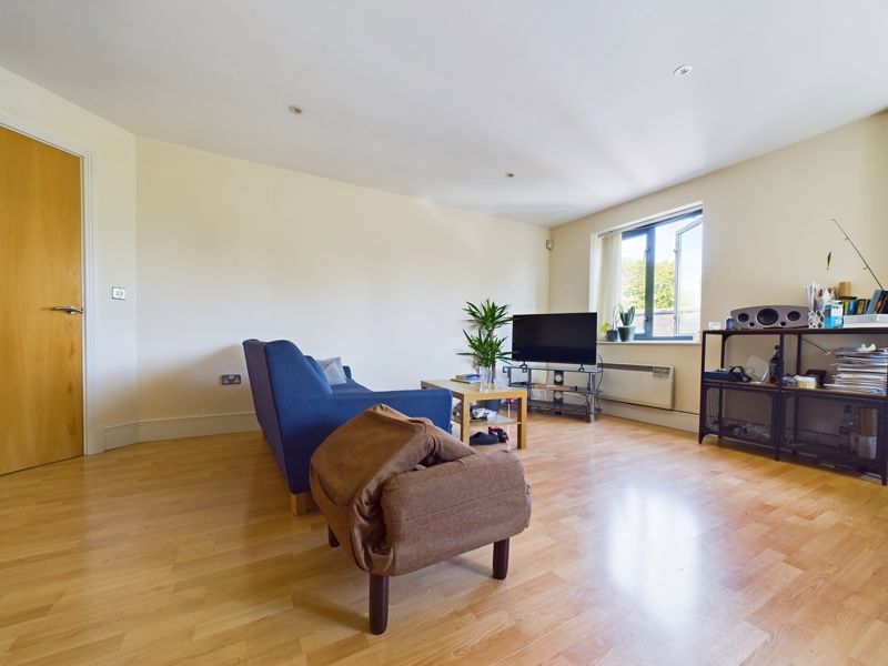 1 bed flat for sale in 26 Manor Road 7