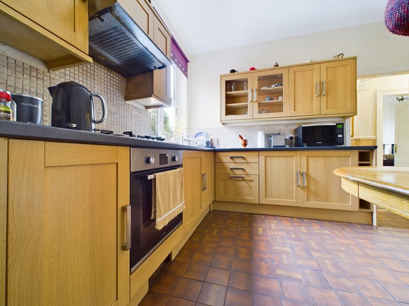 3 bed house for sale in Holly Lane 14