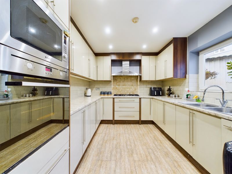 3 bed house for sale in Fleming Road 3