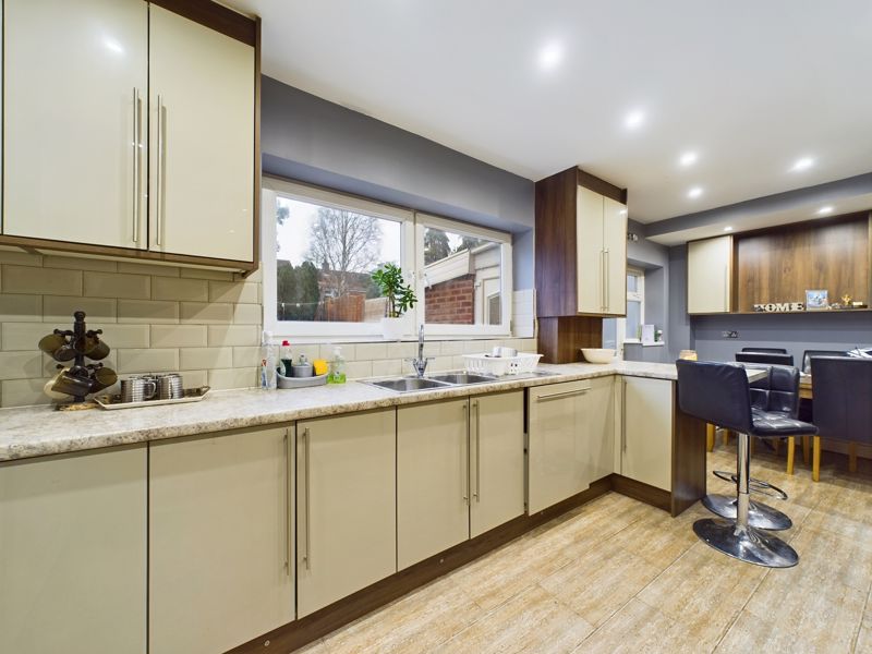 3 bed house for sale in Fleming Road 4