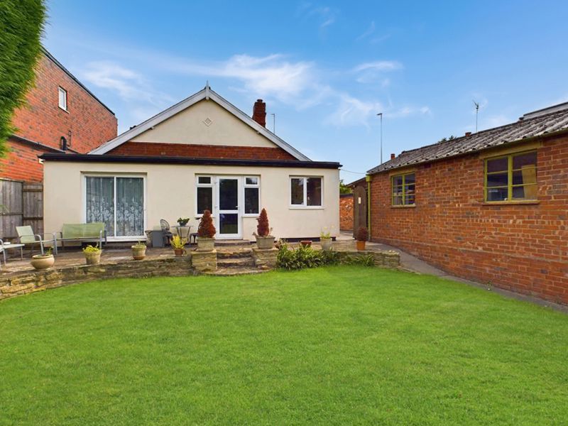 2 bed bungalow for sale in Halesowen Road 13