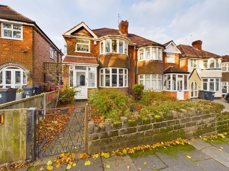 3 bed house for sale in Grayswood Park Road 1