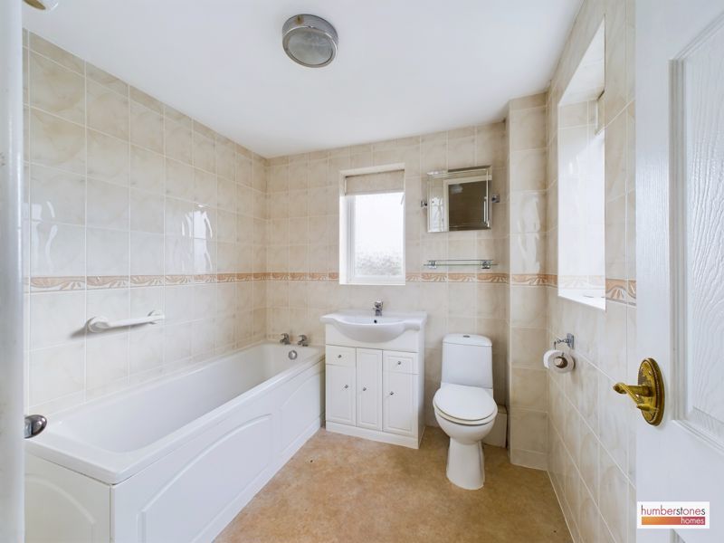 3 bed house for sale in Roman Way 6