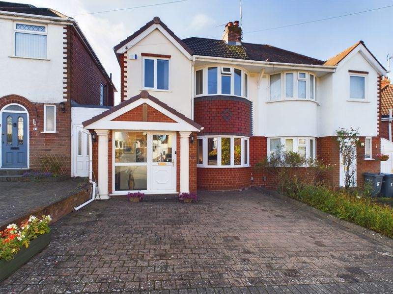 3 bed house for sale in Bent Avenue  - Property Image 1