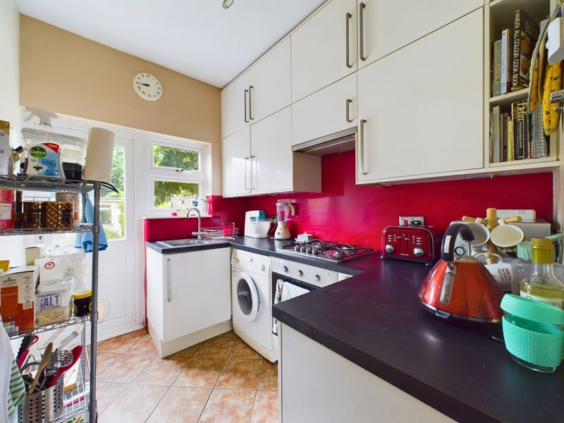3 bed house for sale in Grayswood Park Road 4